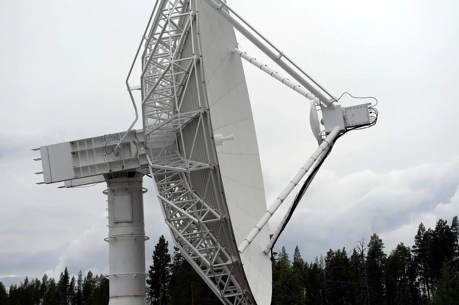 Tracking antennas at Esrange, Sweden, 27 July 2009. Context photograph of the site, not Themis or its test.