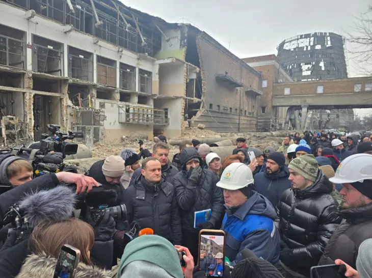 Дипломатическо посещение в повредената Дарницка ТЕЦ в Киев, 4 февруари 2026 г. — архив