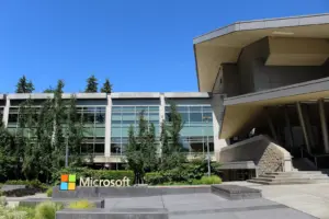 Сграда 92 на Microsoft в Редмънд, 30 май 2016 г. Архив; не показва процедурата на CMA.