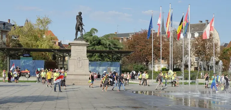 Архивна снимка: протестиращи жълти жилетки в Колмар; архив, не е протестът на 24 октомври 2026 г.