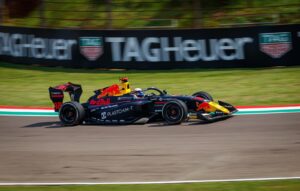 Никола Цолов с автомобил №12 на Campos Racing във Формула 3 на „Имола“, 16 май 2025 г. Архив, а не болидът на Racing Bulls във Формула 1 или сесията в Мексико през 2026 г.