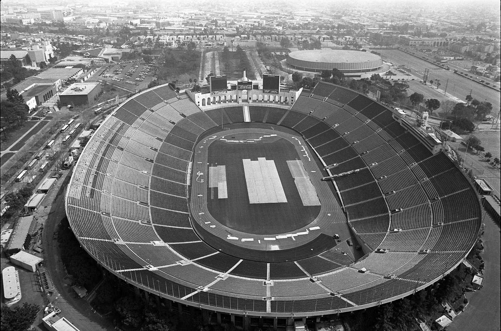 Los Angeles Memorial Coliseum, 22 March 1987. Archive aerial photograph, not a depiction of the 2028 configuration.
