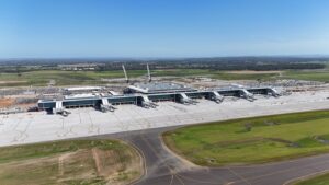 Терминалът на Western Sydney International, въздушен изглед, януари 2025 г. Архив от строителството; не е от откриването.