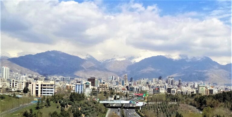 Tehran skyline with the Alborz mountains, 1 April 2015. Illustrative archive; not the October 2026 diplomatic meeting.