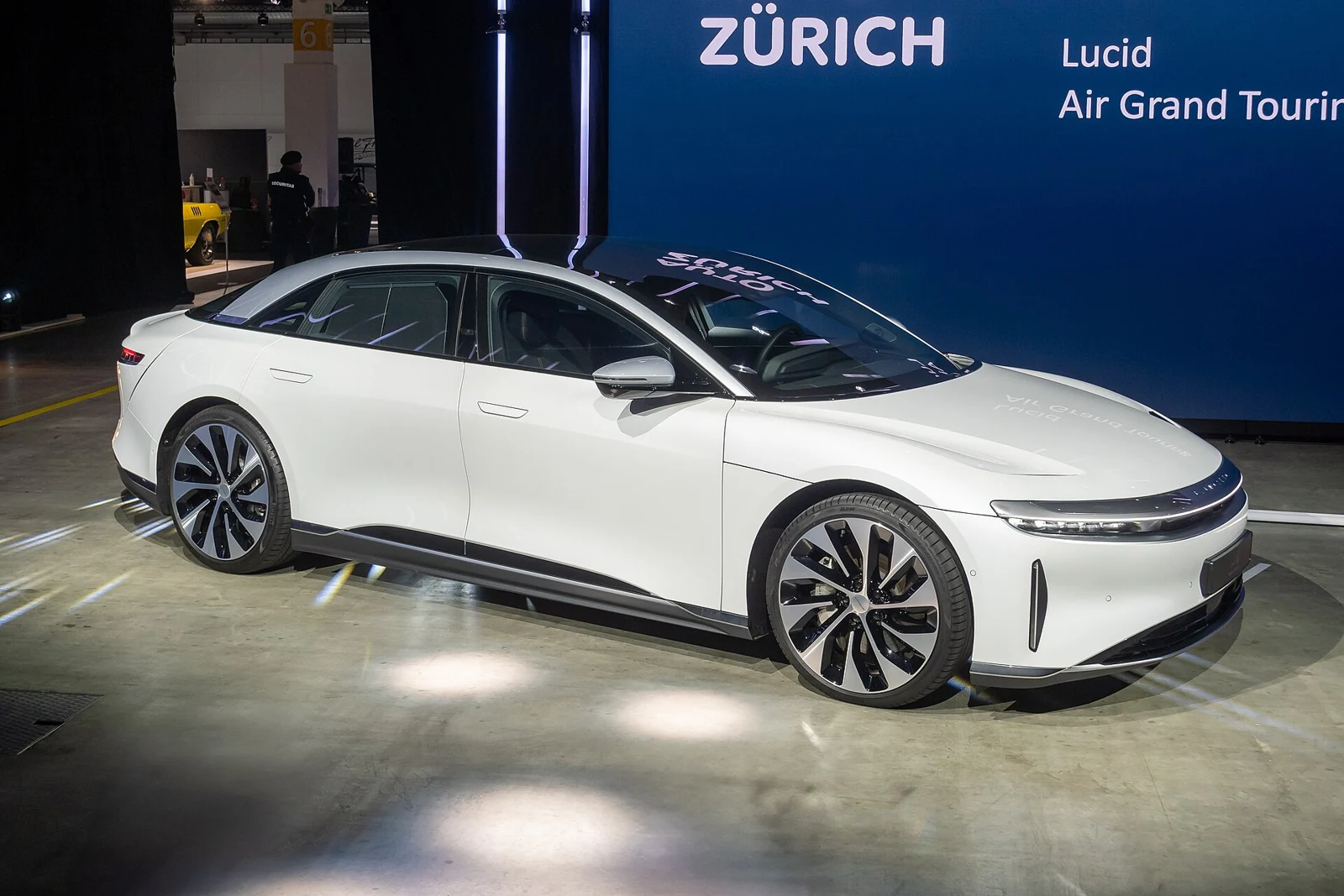 Lucid Air Grand Touring на Auto Zürich, 6 ноември 2024 г.; не е роботакси на Bolt или автомобил от автономните изпитания.