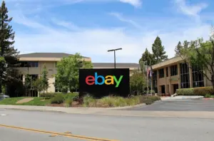 Централата на eBay в Сан Хосе, 6 май 2018 г.; архивен екстериор, не показва съкращенията.