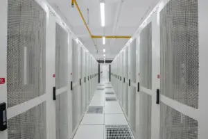 Сървърни шкафове в Amravati Data Center, Индия, август 2021 г.; не са NVIDIA DSX.
