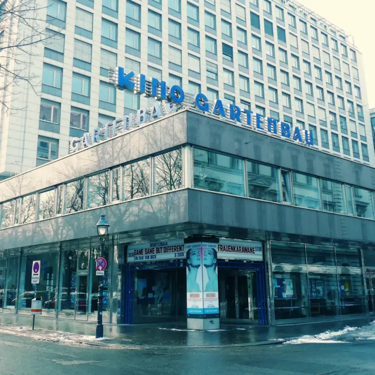 Gartenbaukino във Виена, януари 2010 г.; архив.