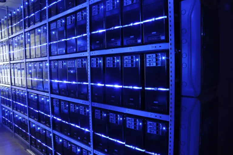 Сървърна зала на BalticServers; архив, не конференцията на Gartner.