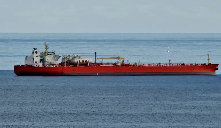 Eagle Bintulu край Фладабистър, Шетландските острови, септември 2020 г. Илюстративен архив; корабът не е посочен като участник в съобщените инциденти.