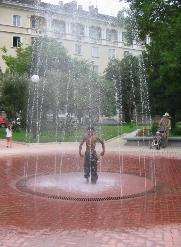 Urban fountain photographed in summer in 2005.